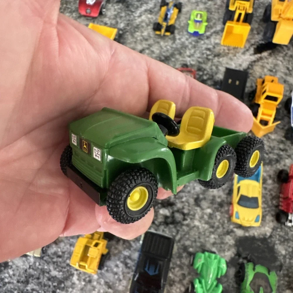 Lot of‎ Hot Wheels Matchbox John Deere NASCAR Disney And Miscellaneous 47 Cars